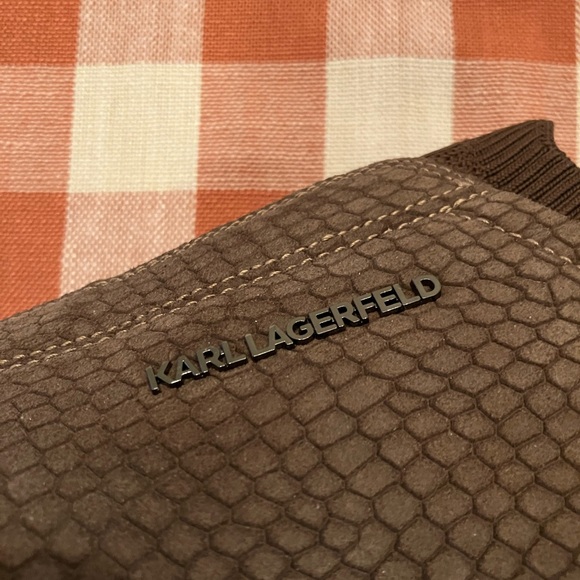 Karl Lagerfeld Paris Elastic Slip on Sneakers. Snakeskin Print. Size 9. - Picture 5 of 6